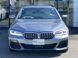 BMWを熟知したメカニックによる、360度の納車前点検。ドイツ本国と同様の教育・訓練を受けたメカニックが徹底的に点検、整備した後にお客様にお引渡しします。