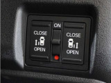 ◆両側電動スライドドア◆狭い駐車場でも乗り降りが楽々♪お子様が隣の車にドアを当ててしまう心配もございません!小さなお子様連れの方もこれで安心。
