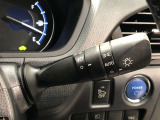 ライトスイッチです。「AUTO」にすると外の明るさに応じてスモールライト・ヘッドライトが自動でON・OFFします。夕暮れ時や屋内駐車場、トンネルなどに便利です。フォグランプもON・OFFできます。