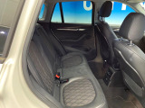 ●後部座席も気になるようなキズ・汚れやへたり等、大きなダメージはなく、良好な状態です。