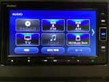 ナビゲーションはフルセグTV、インターナビ対応のGathers純正メモリーナビを搭載しています。Bluetoothオーディオ機能がありますので、スマートフォンなどの音楽も再生できます。