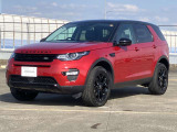 【ブラックデザインパック メーカーop価格￥162000】ロゴ部分やグリル・サイドベントなどがブラックで仕上げられており、統一感を生みだします。見た目が引き締まりスポーティーなイメージを強調させます。