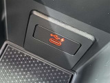 充電用USB端子付き。スマートフォンなどの充電に便利です。