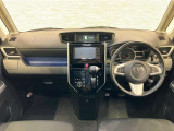 操作性に優れた運転席となります!小物入れや各ボタンの配置にこだわり、使いやすいです!座り心地もよく視認性も良好なのでロングドライブもお任せ下さい!