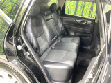 後部座席も気になるようなキズ・汚れやへたり等、大きなダメージはなく、良好な状態です。
