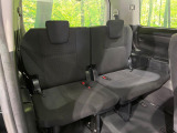 3列目シートはもちろん状態良好☆大人でもゆったりと座って頂けますので、大人数でのお出かけもラクラクです♪ご家族で、気の知れた仲間で、ドライブに行くのが楽しみですね♪