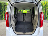 普段のお買い物や通勤、送迎等に十分な荷室スペースを確保しております。セカンドシートを倒すと、大きな荷物の積載も可能です♪