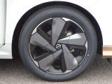 【タイヤ】 【純正17インチアルミホイール】《205/50R17》専用のアルミなのでお車のイメージぴったりですね!