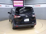 バックカメラが付いているので後方確認が非常にしやすいです。今や運転初心者も熟練者も必須装備!ついていて損はないですね♪