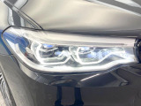 ●LEDヘッドライト:夜間走行時も良好な視界を確保し安心して運転できる高輝度LEDヘッドライトを装備!点灯速度が早く、消費電力も抑えられています。