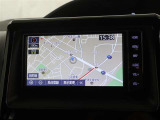 トヨタ純正メモリーナビゲーションが付いています♪フルセグTV・CD、DVDビデオ再生機能・ブルートゥース接続での音楽再生、ハンズフリー通話に対応しております(*&rsquo;▽&rsquo;)