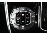 運転席と助手席、それぞれ温度調節ができ、オールシーズン快適なオートエアコンとなっております!