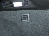 【セカンドパワーシート】前席だけでなく、2列目も電動パワーシートとなっております。