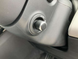 【電動ステアリングコラム メーカーop価格￥22000】シートメモリーと合わせて使用すると複数人運転する場合は、お好きなポジションを記憶する事ができます。細かな調節も可能なため、快適な運転が楽しめます。