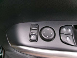 ドアミラーの鏡面の調節、格納は運転席からすべて操作できます!