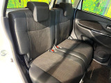 後部座席も気になるようなキズ・汚れやへたり等、大きなダメージはなく、良好な状態です。