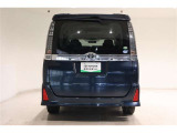 ■ハイマウントストップランプ採用で、後続車に対して自車の存在をアピールしてくれます!