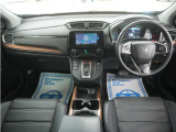 運転にかかわる様々な操作を安全に行えるように視点移動が少なく、操作性に配慮されたスイッチ類が凝縮されたコクピットです。
