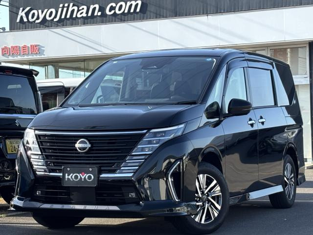 セレナ 1.4 e-4ORCE ハイウェイスターV 4WD 