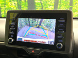 【バックカメラ】駐車時に後方がリアルタイム映像で確認できます。大型商業施設や立体駐車場での駐車時や、夜間のバック時に大活躍!運転スキルに関わらず、今や必須となった装備のひとつです!