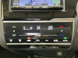 オートエアコン付きです!お好みの温度をセットするだけでエアコンの風量などを自動でコントロール。快適な車内でお過ごしいただけます。