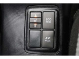 シートヒーターは、エアコンで車内を温めるよりも早くシートが温まるので、寒い季節も快適になります。