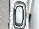 ●フロントシートヒーティング:運転席・助手席共に三段階で調節が可能なシートヒーターを装備しております。季節を問わず快適にご使用いただけます。