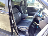 シートはフィット性も良く、楽な運転姿勢を保てます。