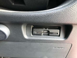 ETCはすっきりビルトイン装着。2.0なので、高速道路上では様々な情報をナビにカットイン