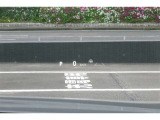 カラーヘッドアップディスプレイ付き。少ない視線移動で情報を確認できるので、運転の疲労軽減に繋がりますよ♪