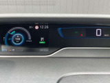 スピードメーター内にて各種設定のON・OFFができます。