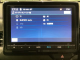 ナビゲーションはフルセグTV、インターナビ対応のGathers純正メモリーナビを搭載しています。Bluetoothオーディオ機能がありますので、スマートフォンなどの音楽も再生できます。