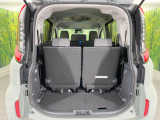 普段のお買い物や通勤、送迎等に十分な荷室スペースを確保しております。セカンドシートを倒すと、大きな荷物の積載も可能です♪