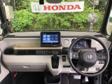 フロントガラスが大きく、ワイドな視界で運転もしやすくなるように、設計されています。