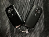 スマートキー機能を有しています!ドアロックの開閉やエンジン始動時にキーをポケットやカバンなどに携帯していればキーを挿さなくてもそのまま手ぶらで可能です!!