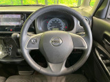 【純正革巻きステアリング】上質な革を使用することで、手にしっかり馴染みとても運転しやすいハンドルです♪