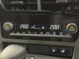 左右独立温度コントロールフルオートエアコンです。運転席、助手席それぞれで独立して温度設定ができます。冷え性の方が乗っても安心ですね♪