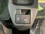 車両状態証明書修復歴の有無も一目瞭然。機能や内装・外装、走行距離、修復歴の有無をチェックし、クルマの状態を10段階にした車両状態証明書。数字や記号を使ってわかりやすく表示しています。