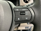 アクセルから足を離しても設定したスピードを保ち走行し、高速道路での疲労軽減に役立つクルーズコントロール付きです!