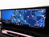 BMW iDriveナビゲーションシステム。ワイドで視認性に優れたスクリーン。