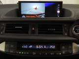 純正ナビ付です。もちろん車両後方を表示するバックガイドモニターが付いていて車庫入れ安心!