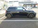 さらにMINI自動車保険にご加入頂きますとアップグレードし、エマージェンシーサービスプレミアムサービスをご利用いただけます。