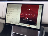 【コンフィギュラブルキャビンライティング】10種類の設定から選択可能です。その時の気分やお好み、運転スタイルに合わせて照明を調整できます。