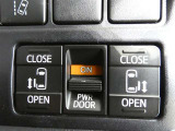 電動スライドドアのスイッチで車内からもスライドドアの開閉ができます。イージークローザー機能で半ドアになることも防止してくれます。
