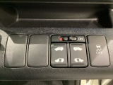 リアドアは乗り降りに便利な両側電動スライドドアです。また運転席に座っていながらスイッチ操作で自在にスライドドアを開け閉めできます。