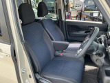 運転席まわりは、使用感も少なく良好な状態です。