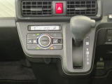 オートエアコンで暑い夏も寒い冬も快適な車内で運転出来ます。