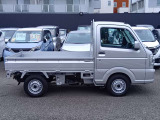 【踏み間違い衝突防止アシスト】 駐車操作中ブレーキが遅れ障害物と衝突する危険を察知したり、ブレーキとアクセルを間違え踏み込んだ時、クルマがエンジン出力やブレーキを制御し衝突防止を支援します。