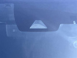 サポカーSとは、衝突被害軽減ブレーキに加えて、踏み間違い事故防止をサポートする機能です。詳しくは販売店スタッフまでおたずねください。