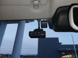 日産純正ドライブレコーダーで高精細な映像を記録できます。